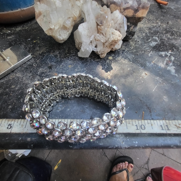 Rhinestone Stretchy Bracelet - Picture 3 of 4